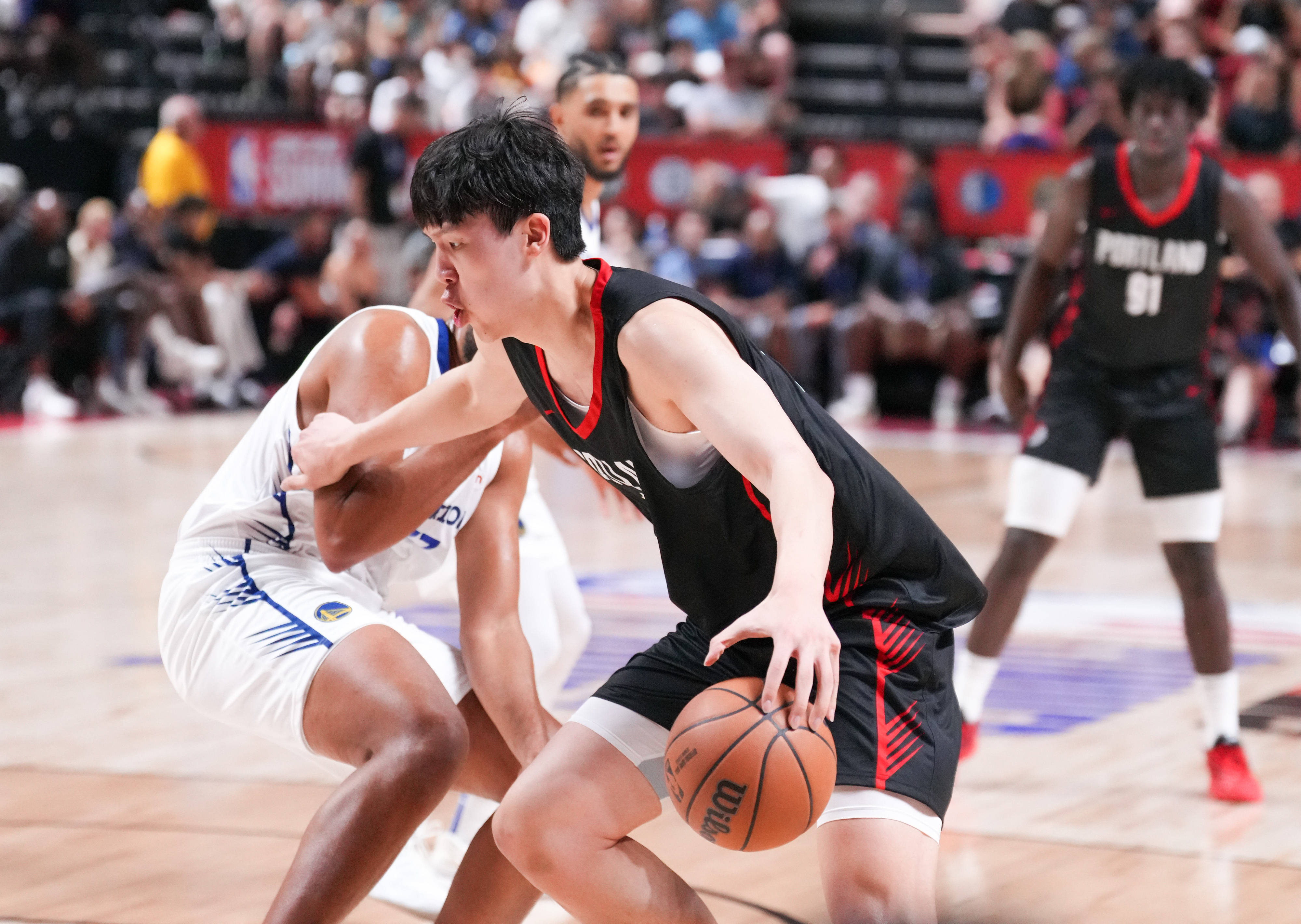 包含NBA季后赛今夜再迎强敌，辽宁本钢复出首秀，主帅态度——赛场秩序良好，训练强度显著提升的词条